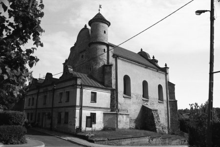 015-24_Lesko_synagoga_mn.jpg.medium.jpeg